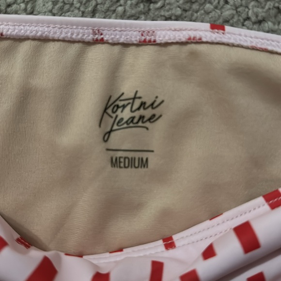 Kortni Jean high waisted maternity bottoms - Picture 2 of 3
